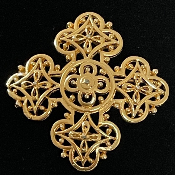 Vintage Gold Tone Lisner Brooch Maltese Filigree Cross Quatrefoil - Picture 5 of 8
